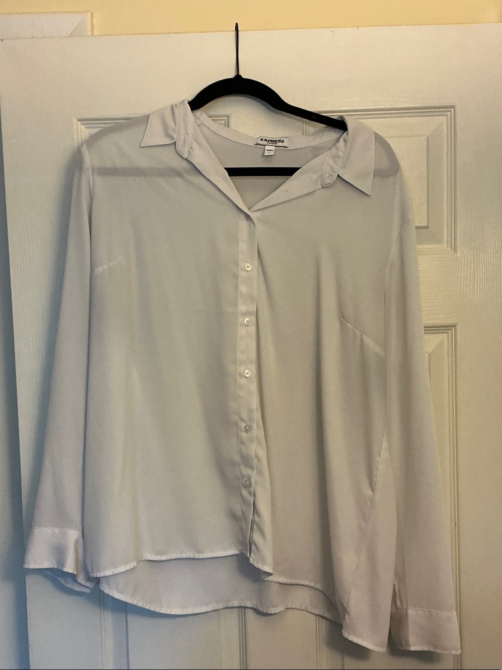 Express White Button-Up Long Sleeve Blouse